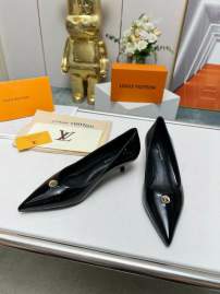 Picture of Louis Vuitton Shoes _SKULVsz35-414cmmnf032113543